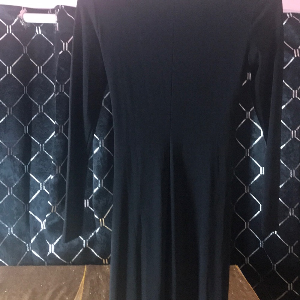 Dress - Picture 6 of 7
